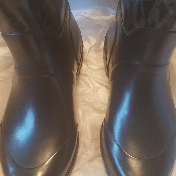 Michael Kors Mid Rainboots - Picture 5 of 7